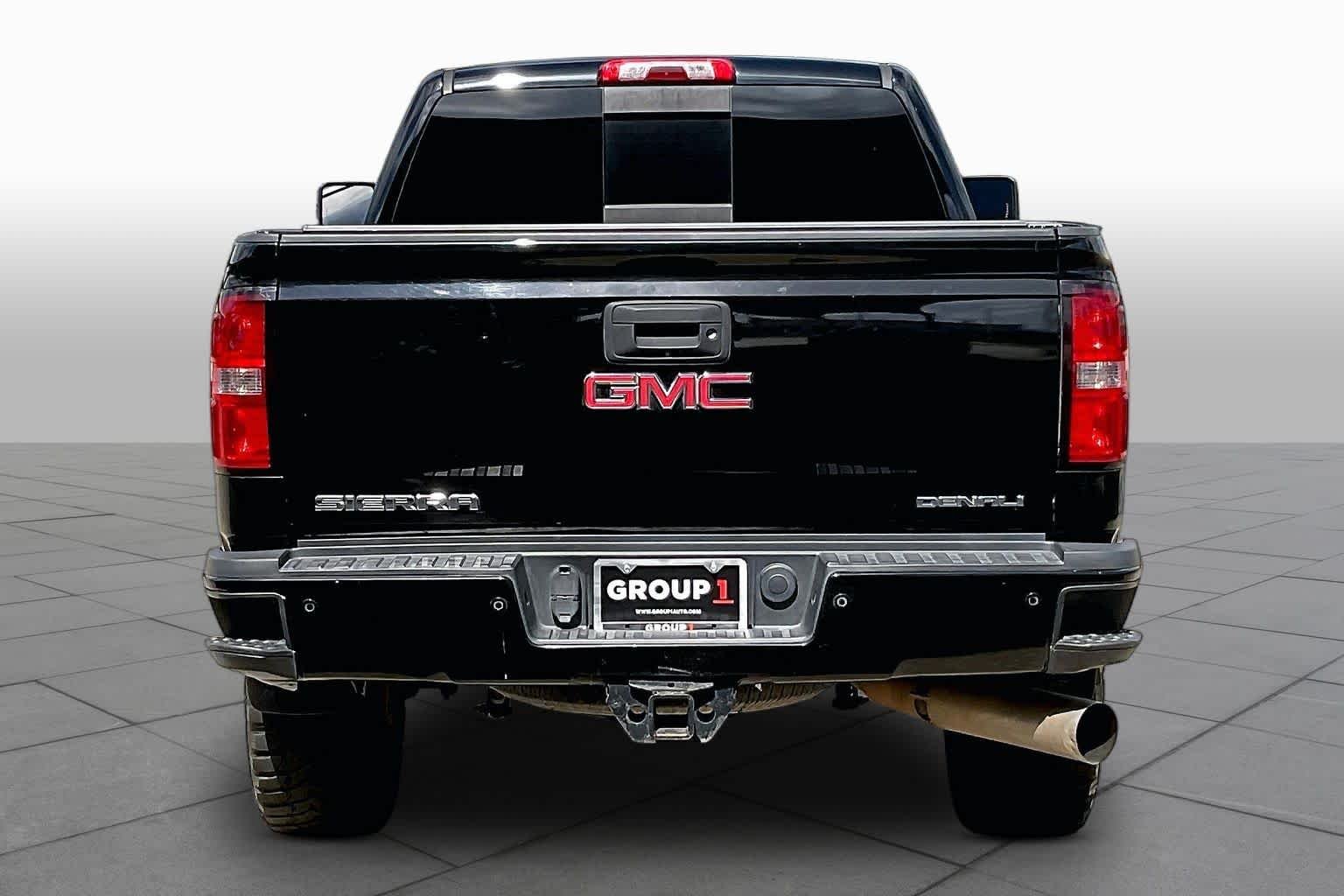 Used 2015 Onyx Black GMC Denali image 4