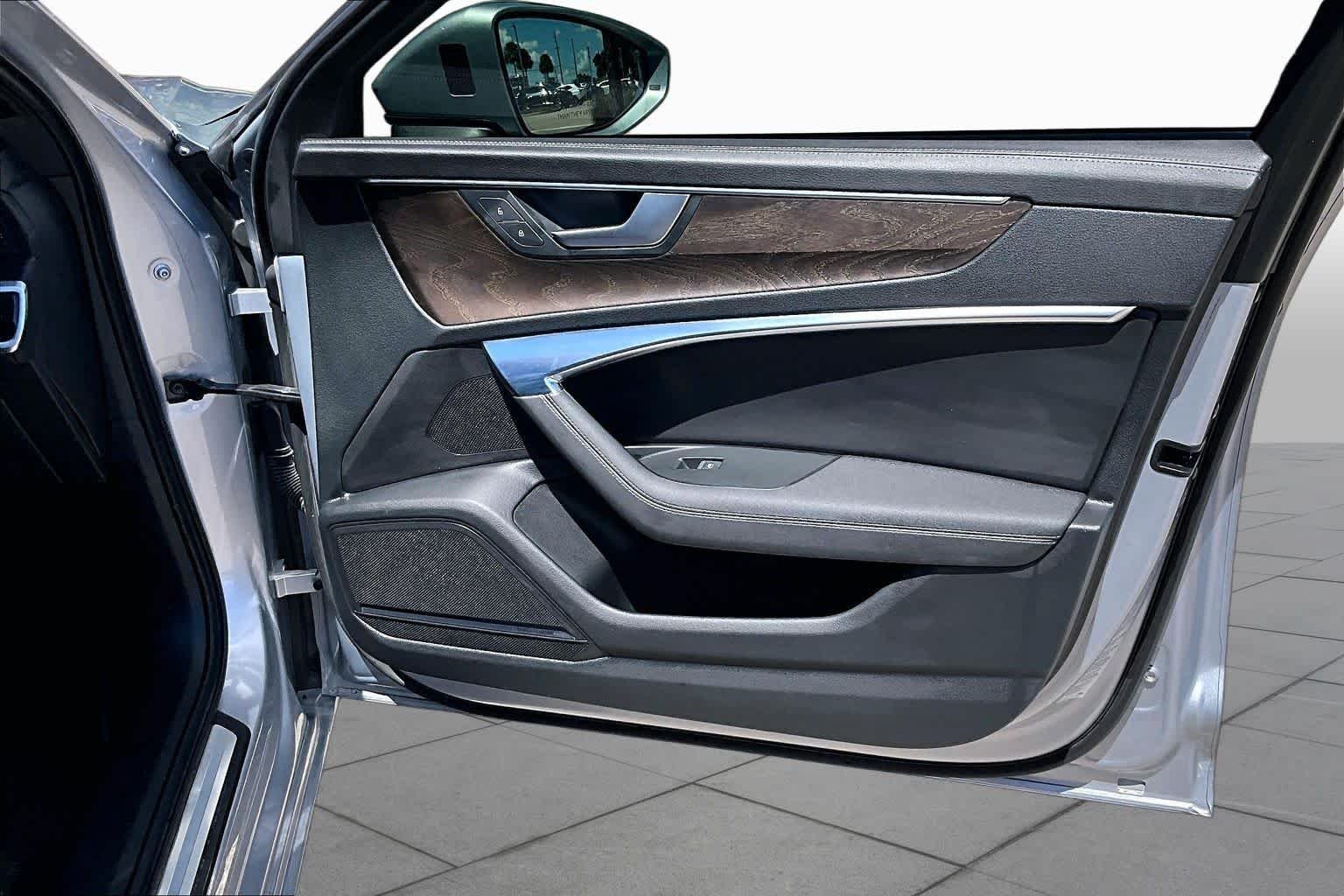 Used 2022 Florett Silver Metallic Audi Premium Plus image 27