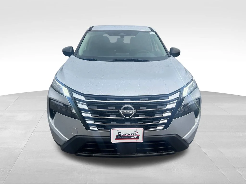 Used 2025 Silver Nissan S image 10