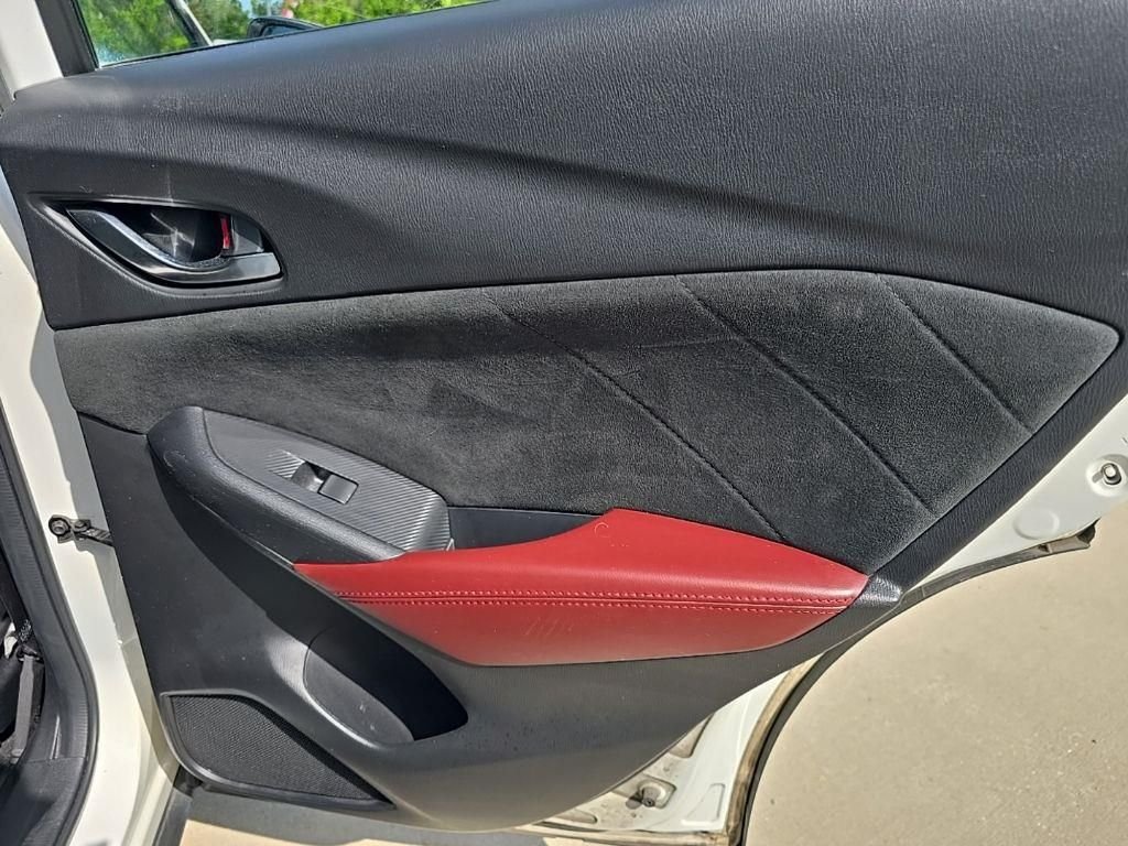 Used 2018  Mazda Grand Touring image 34