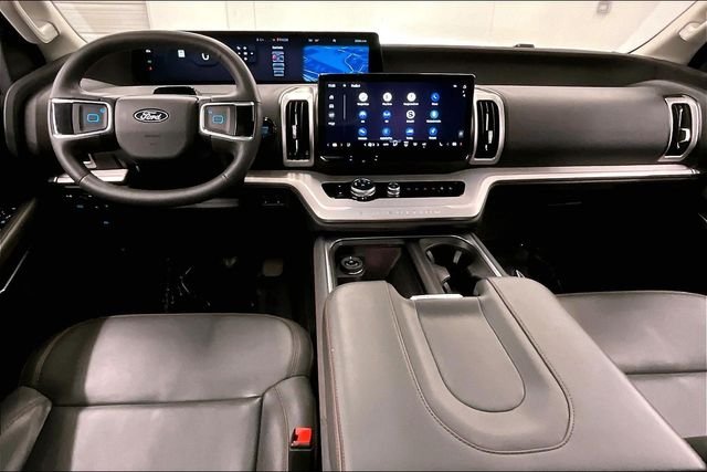 Used 2025 Agate Black Metallic Ford Active image 19