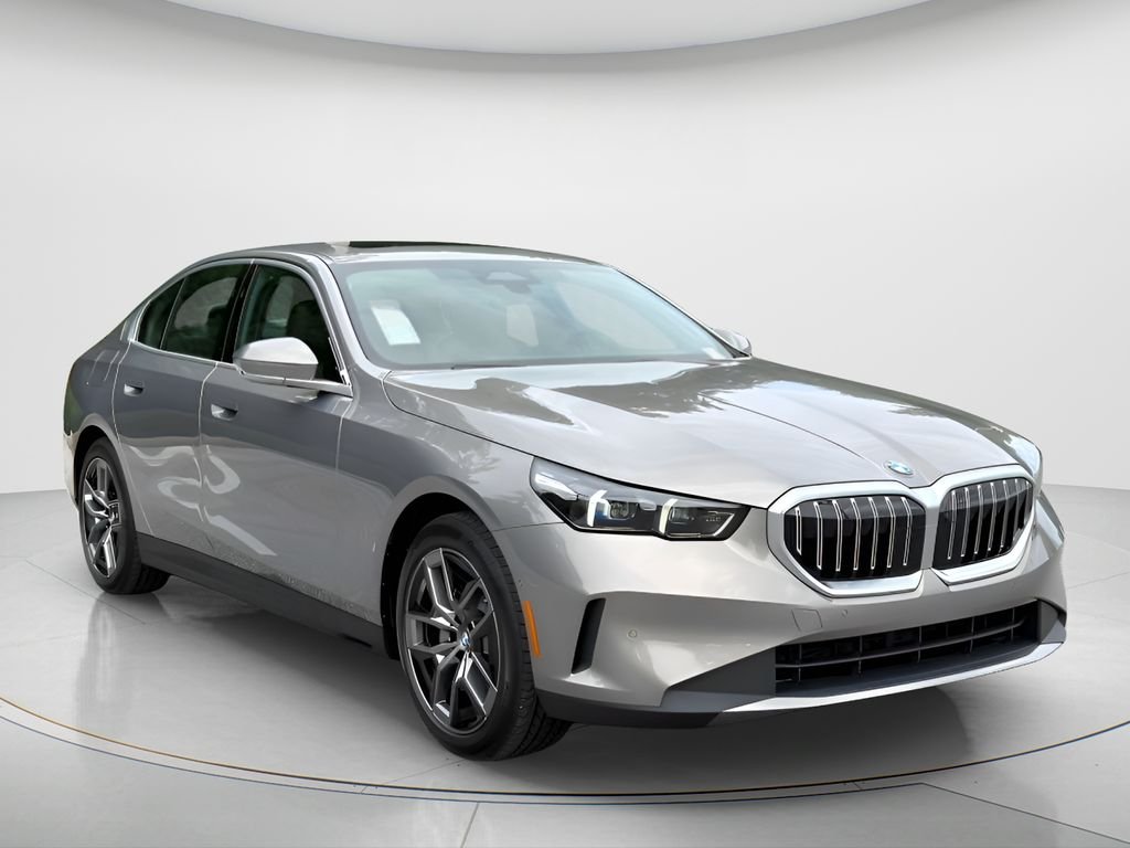 New 2027 Oxide Grey Metallic BMW 530i image 3