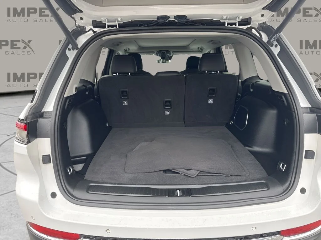Used 2022 White Jeep Limited image 32