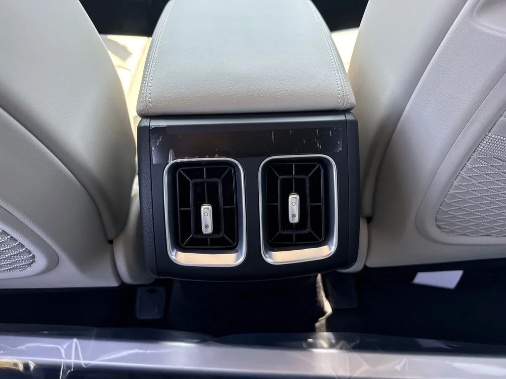 2025 Kia Sorento S - Photo 22