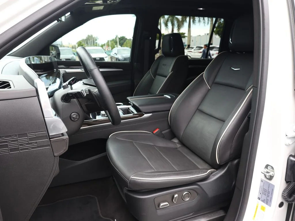 Used 2025 White Cadillac Premium image 19