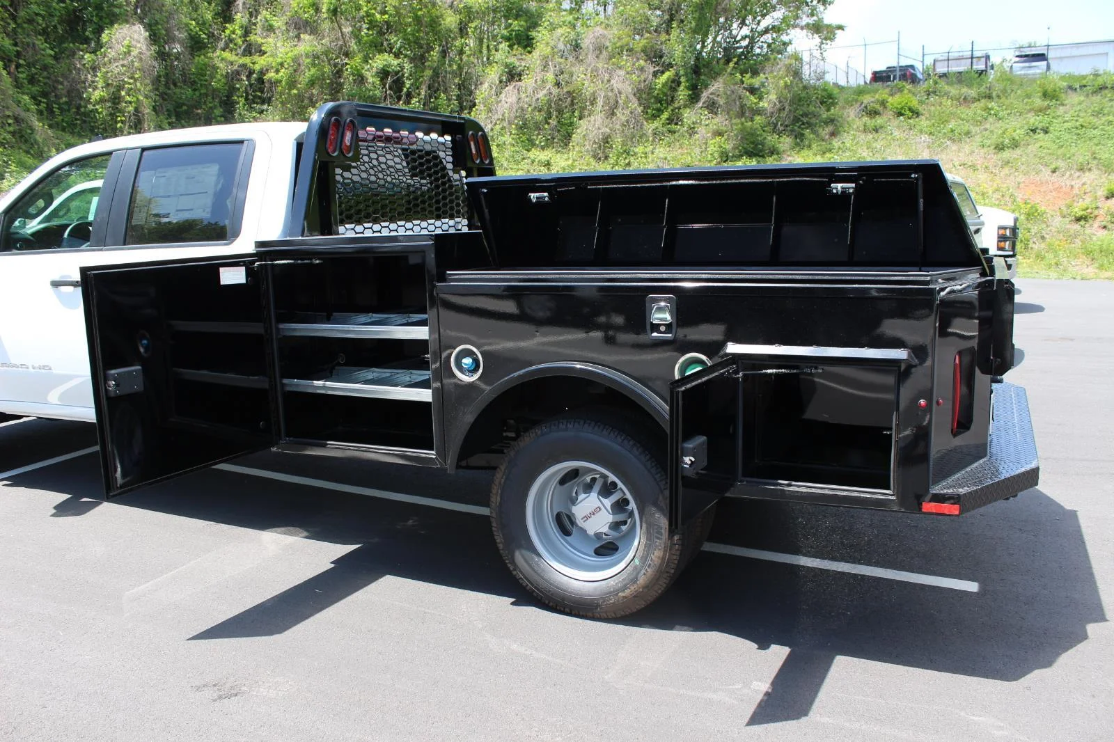 New 2026 Summit White GMC Pro image 10