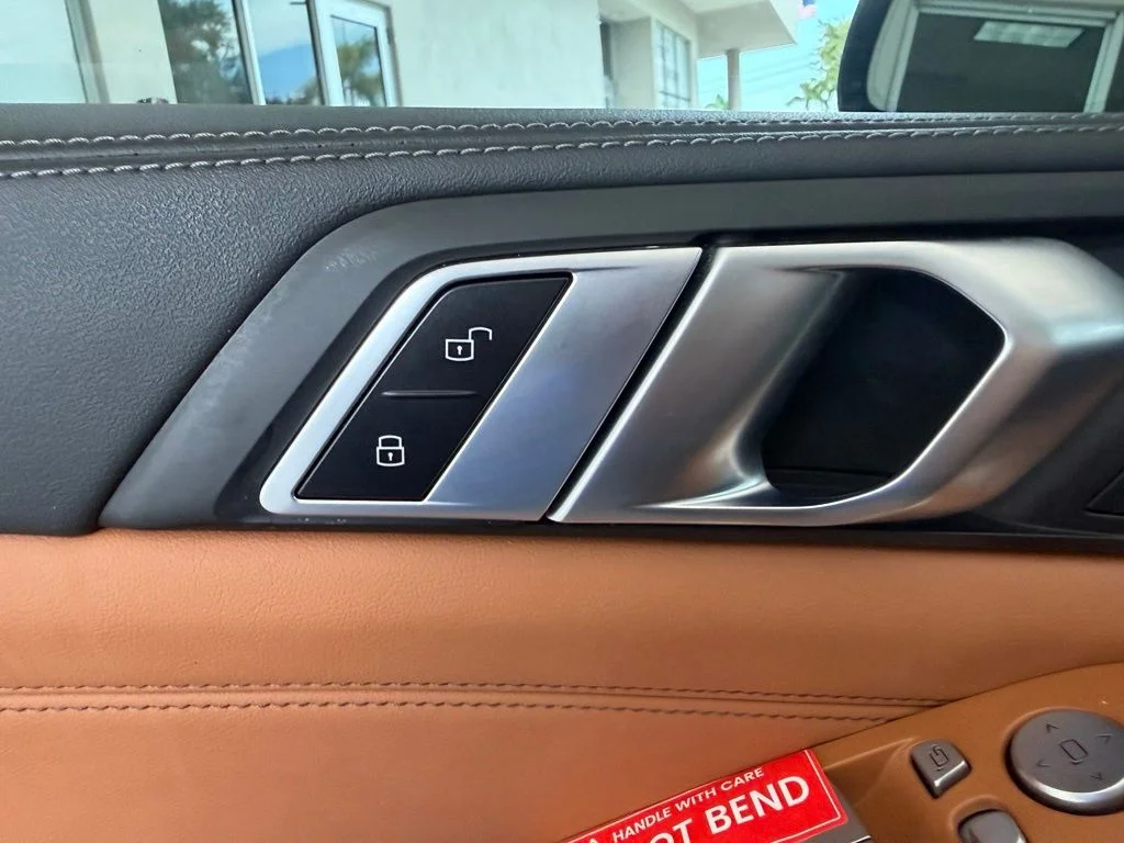 Used 2023 Gray BMW xDrive40i image 46