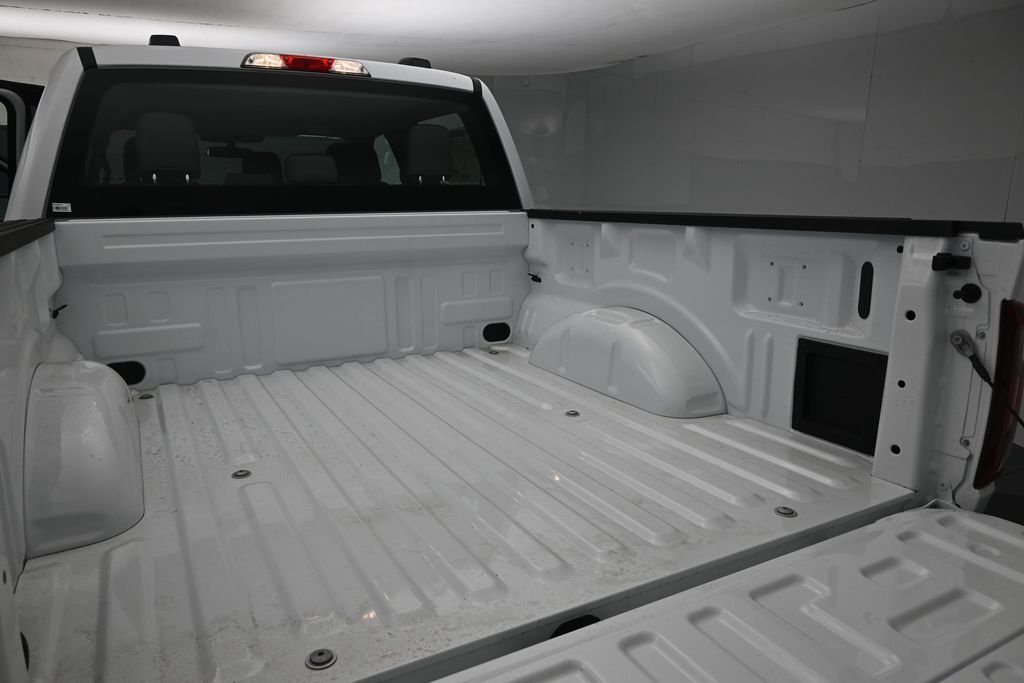 New 2026 Oxford White Ford XL image 8