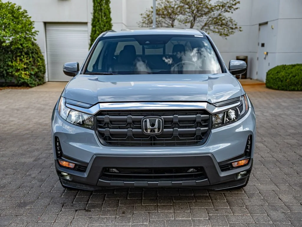 Used 2025 Sonic Gray Pearl Honda RTL image 2