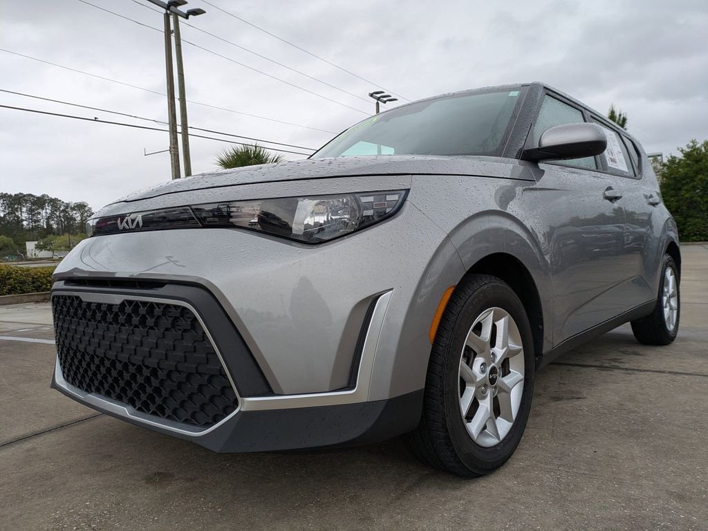 Used 2023 Gray Kia LX image 8