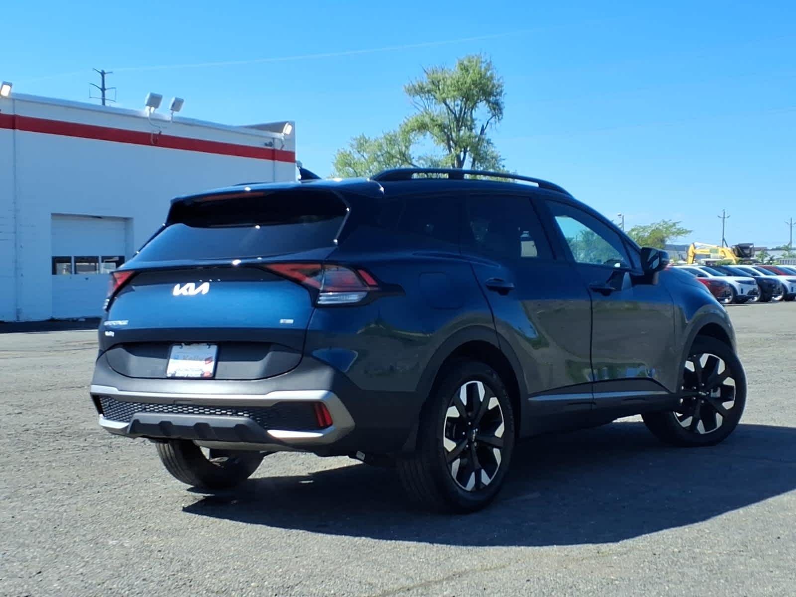 Used 2023 Vesta Blue Kia X-Line image 5
