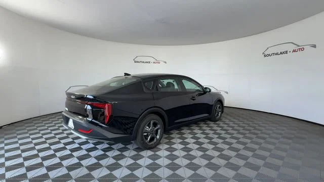 New 2026 Aurora Black Pearl Kia LXS image 8
