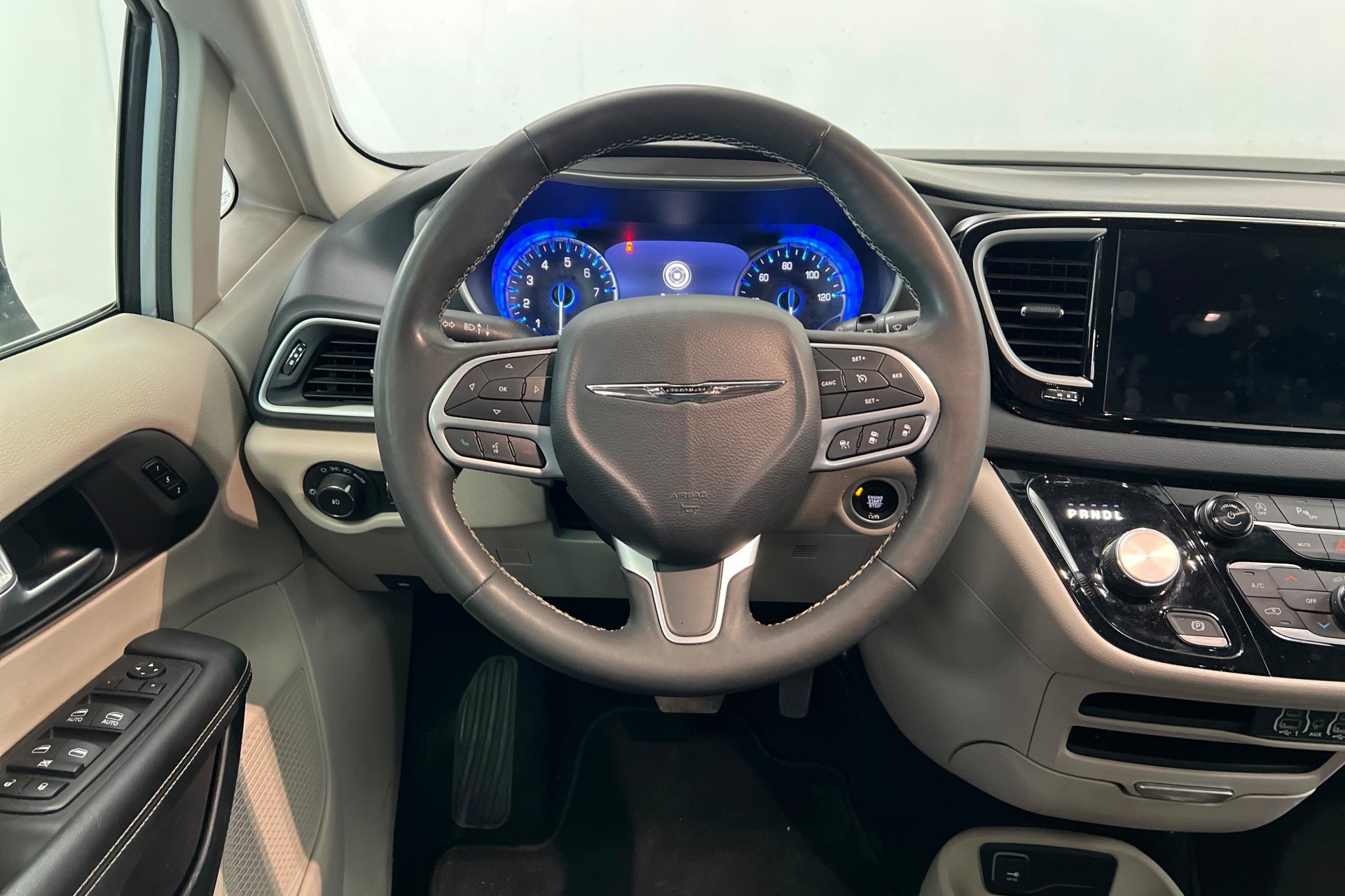 2024 Chrysler Pacifica Touring L - Photo 13