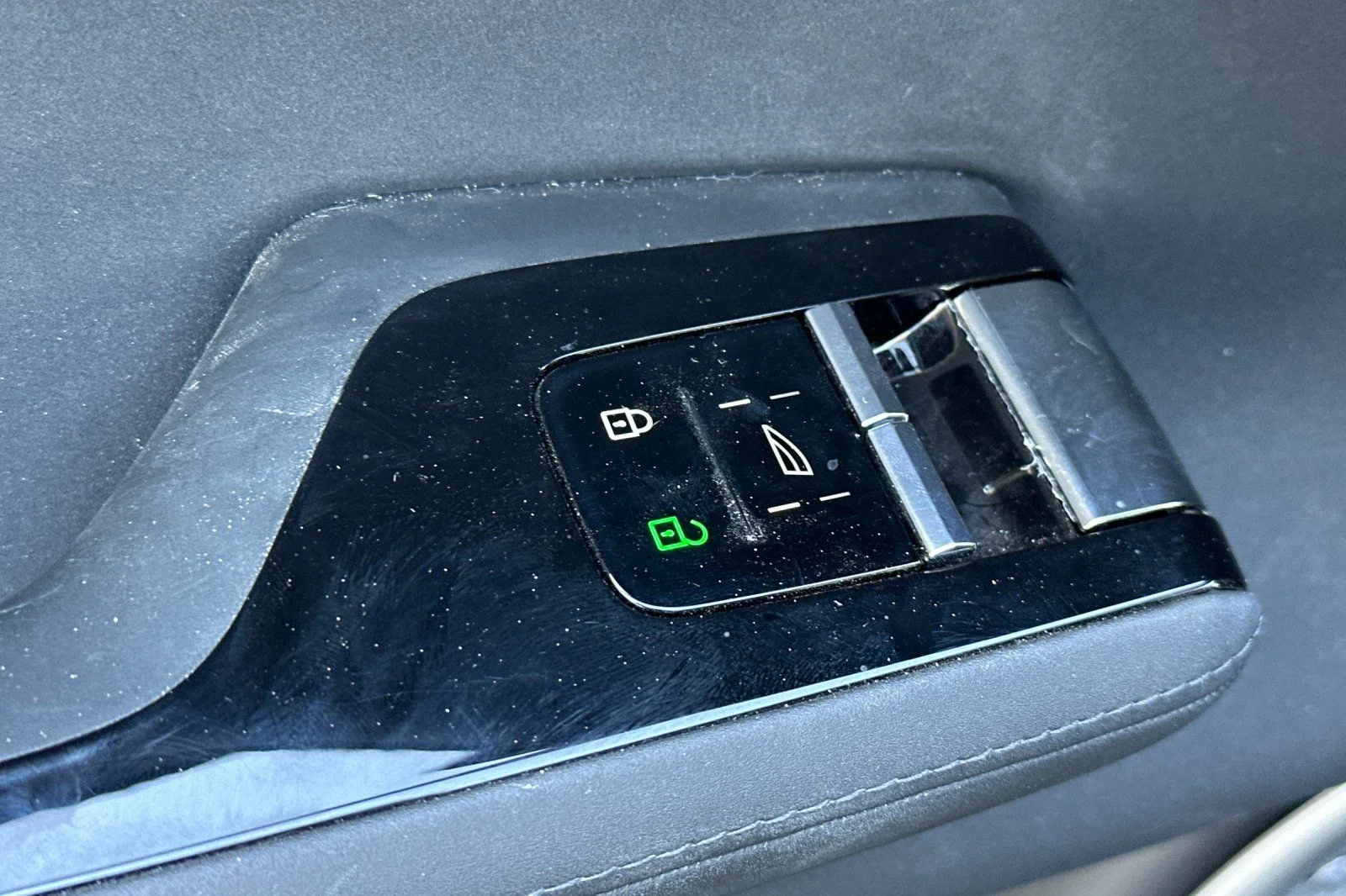 Used 2025  Polestar Long Range Dual Motor image 15