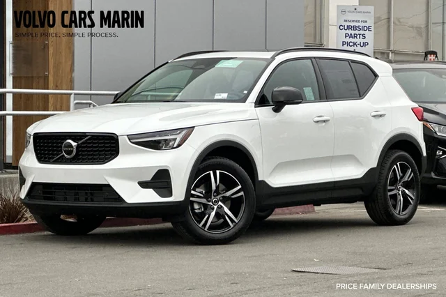 2026 Volvo XC40 2026 Volvo XC40 B4 Core SUV