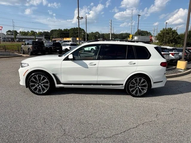 Used 2021 White BMW xDrive40i image 5