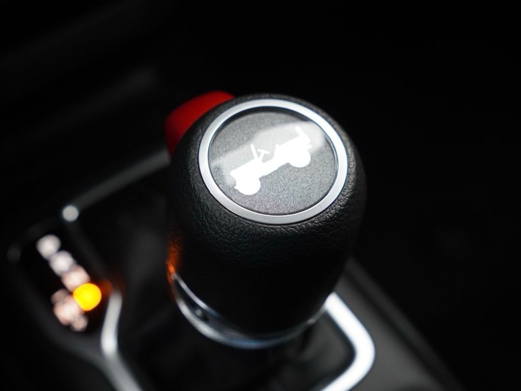 New 2026 Granite Crystal Metallic Clear-Coat Exterior Paint Jeep Sport S image 16