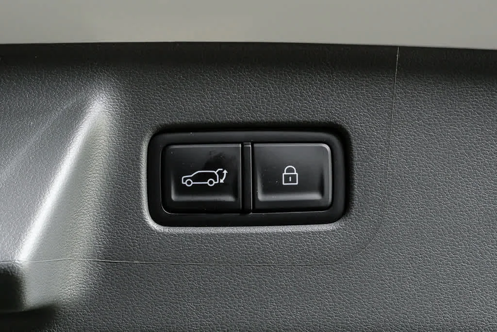 New 2026 Serenity White Hyundai SEL FWD image 34