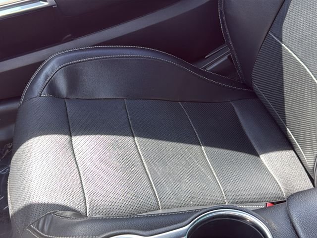 Used 2019 White Ford GT Premium image 23