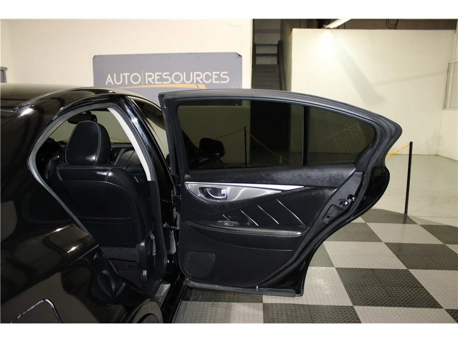 Used 2014 Black Obsidian INFINITI Premium image 22