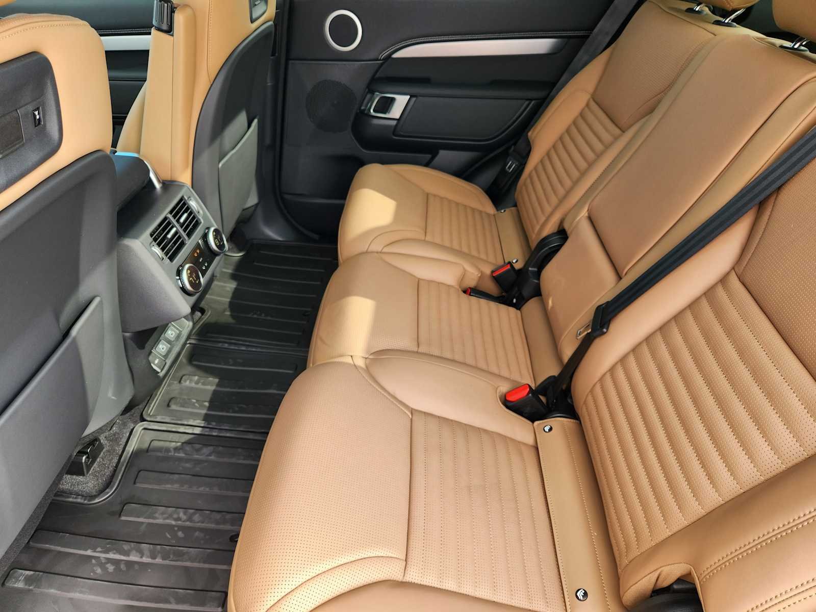 2026 Land Rover Discovery Gemini Edition - Photo 31