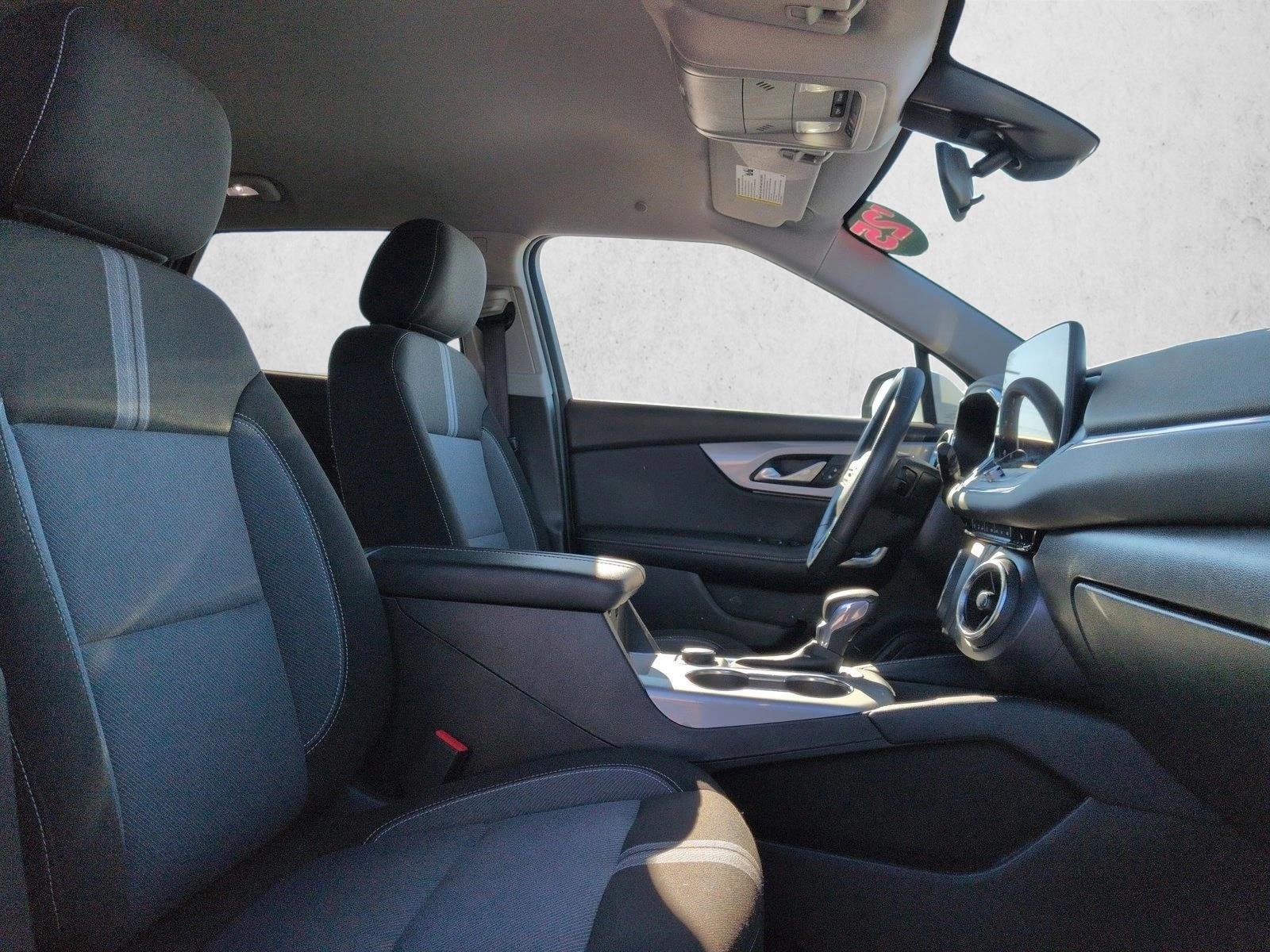 Used 2025 Summit White Chevrolet LT image 20