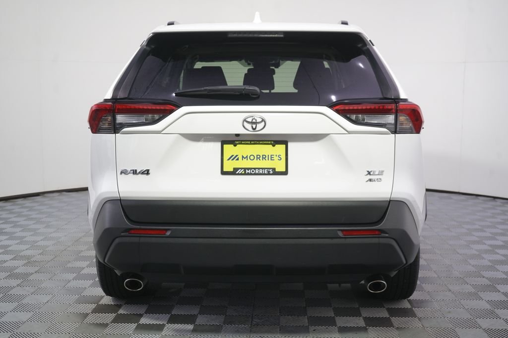Used 2020 Super White Toyota XLE image 5