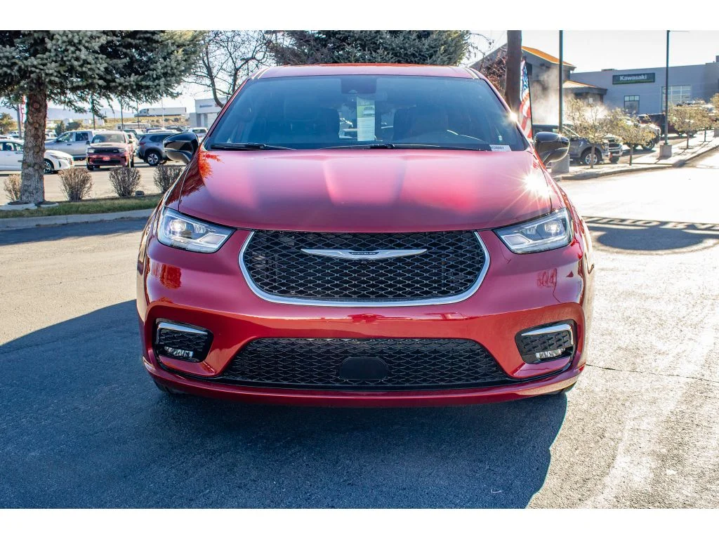 New 2026 Red Hot Pearlcoat Chrysler Select image 3