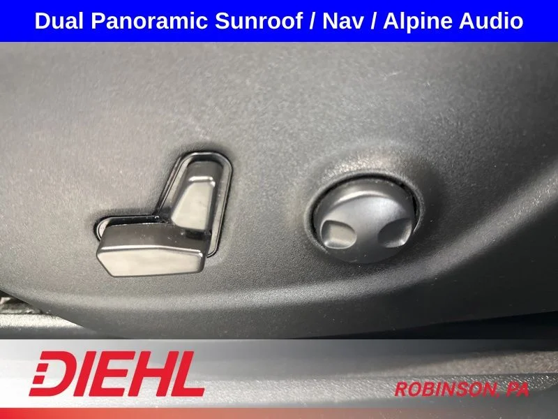 Used 2022 Silver Jeep Trailhawk image 21