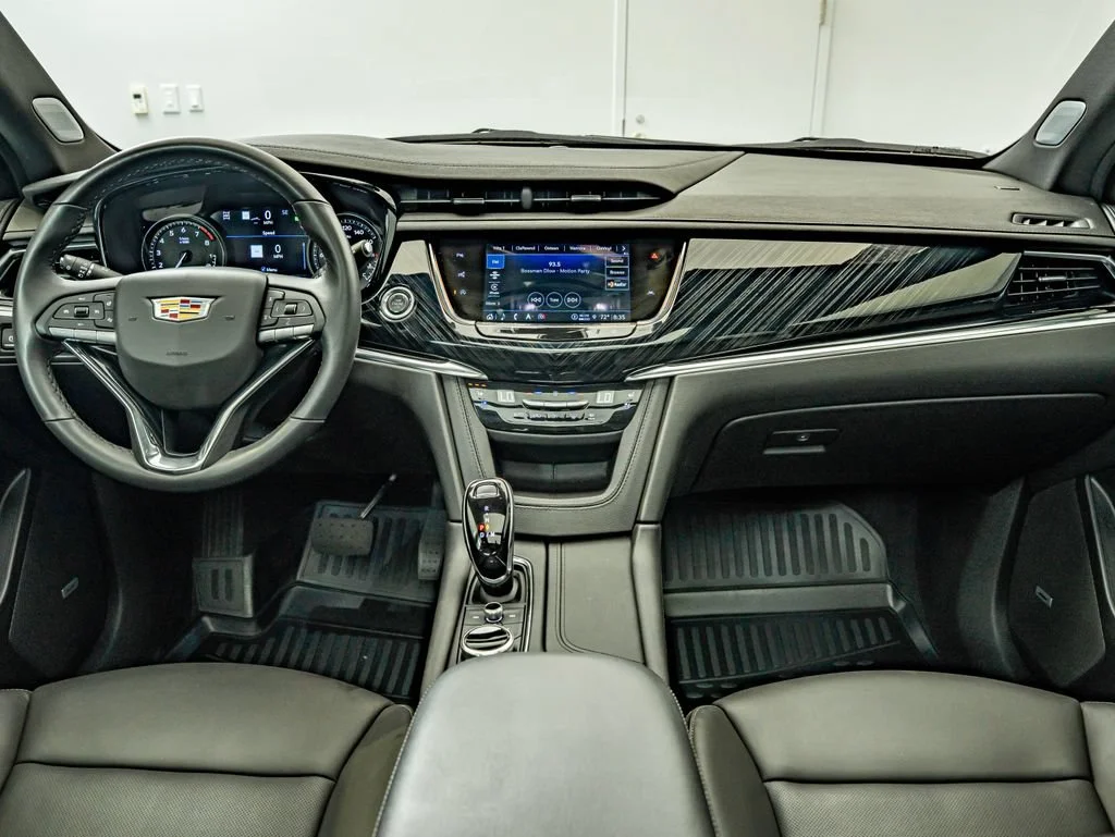 Used 2025 Crystal White Tricoat Cadillac Premium Luxury image 29