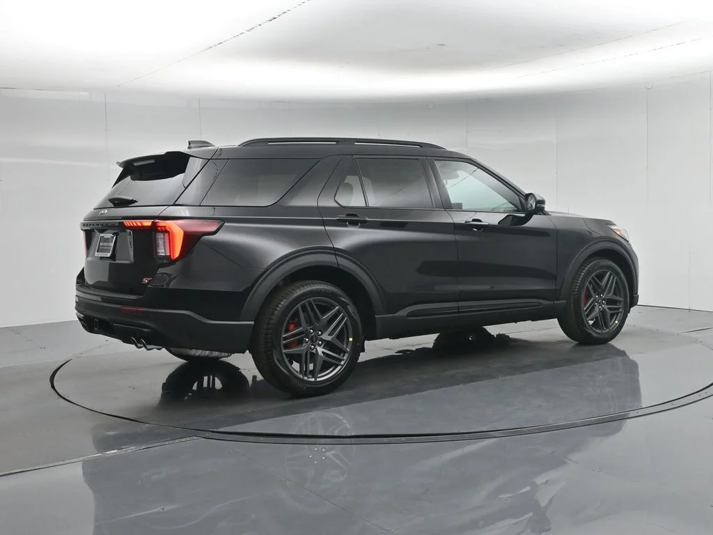 New 2026 Agate Black Metallic Ford ST image 28