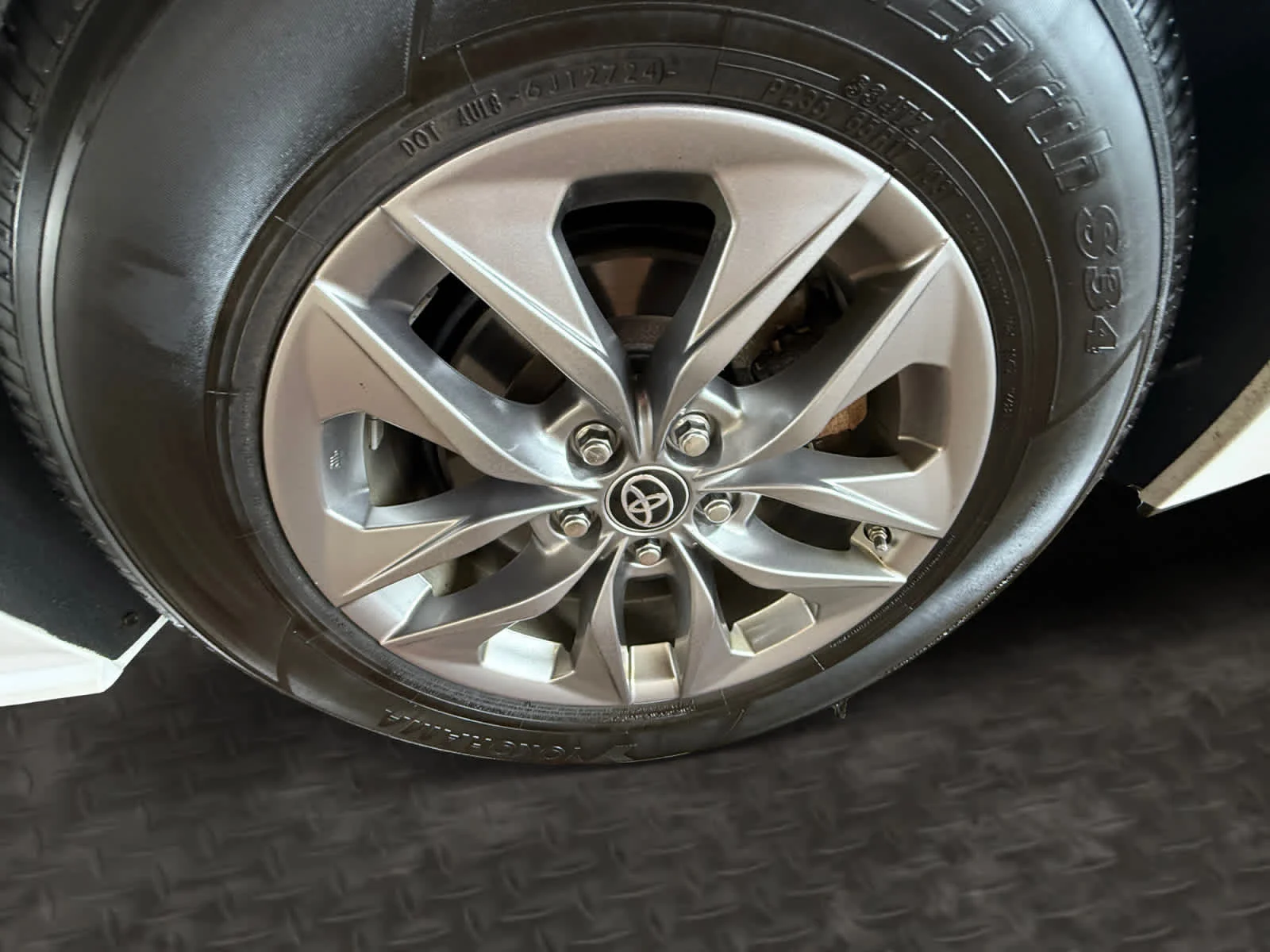 Used 2024 Ice Cap Toyota LE image 9