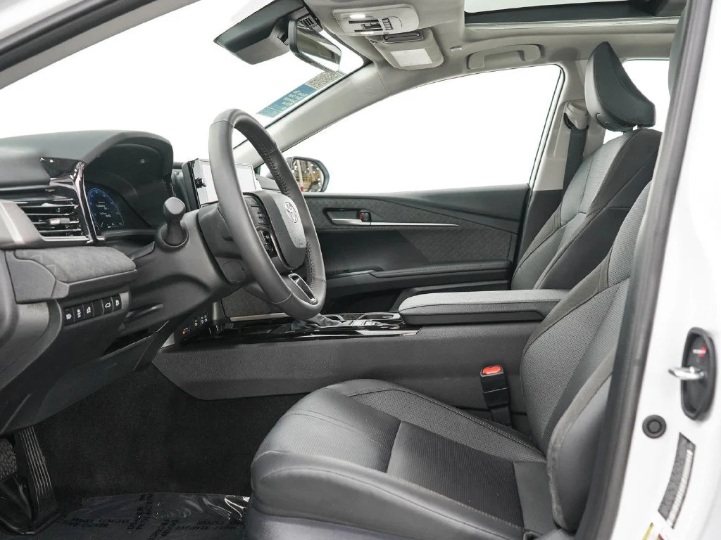 Used 2026  Toyota LE image 19