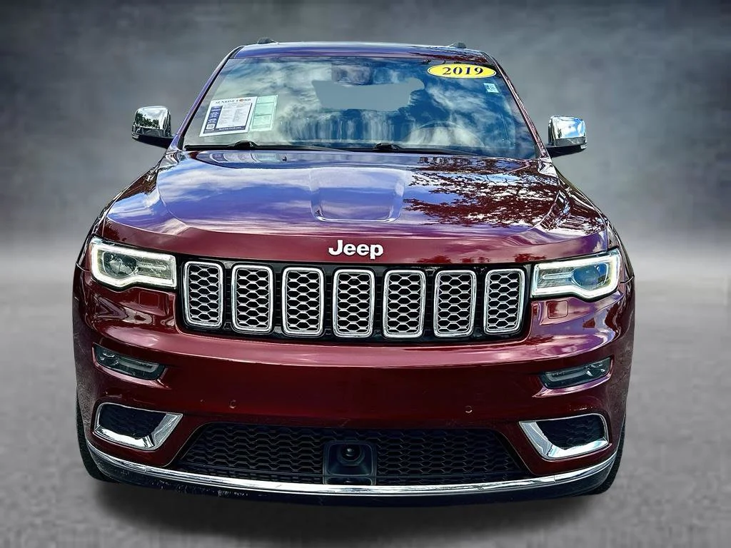 Certified Used 2019 Velvet Red Pearlcoat Jeep Summit image 2