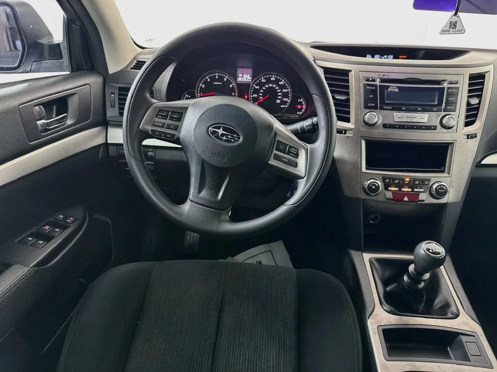 Used 2013 Silver Subaru 2.5i image 24