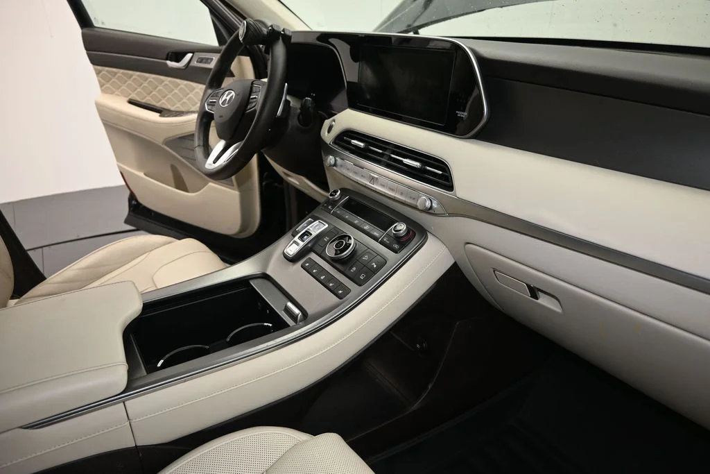 Used 2020 Becketts Black Hyundai Limited image 13