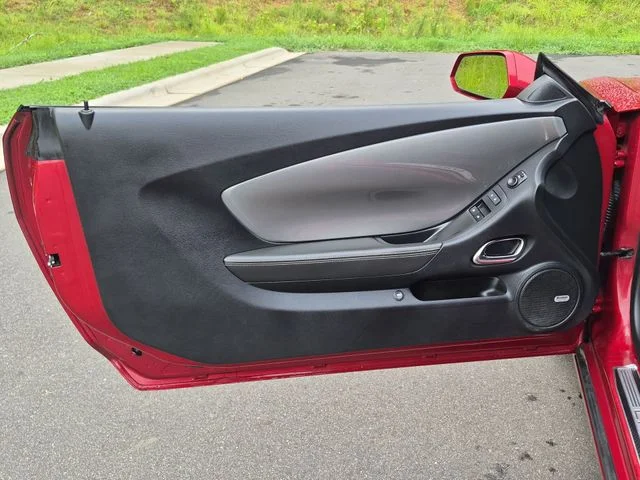 Used 2015 Red Chevrolet SS image 30