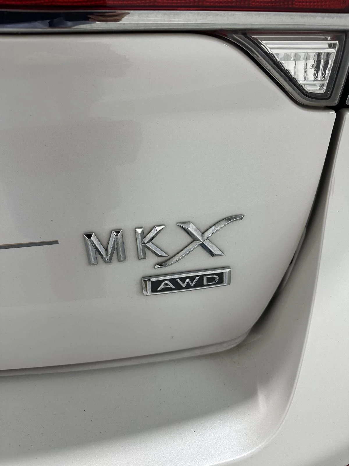 Used 2015 White Lincoln AWD image 27