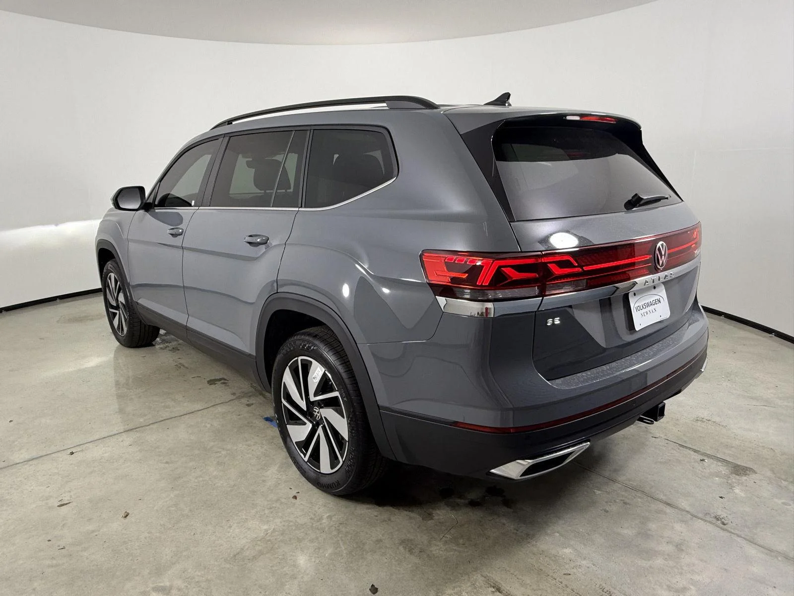 New 2026 Pure Gray Volkswagen 2.0T SE w/Technology image 7