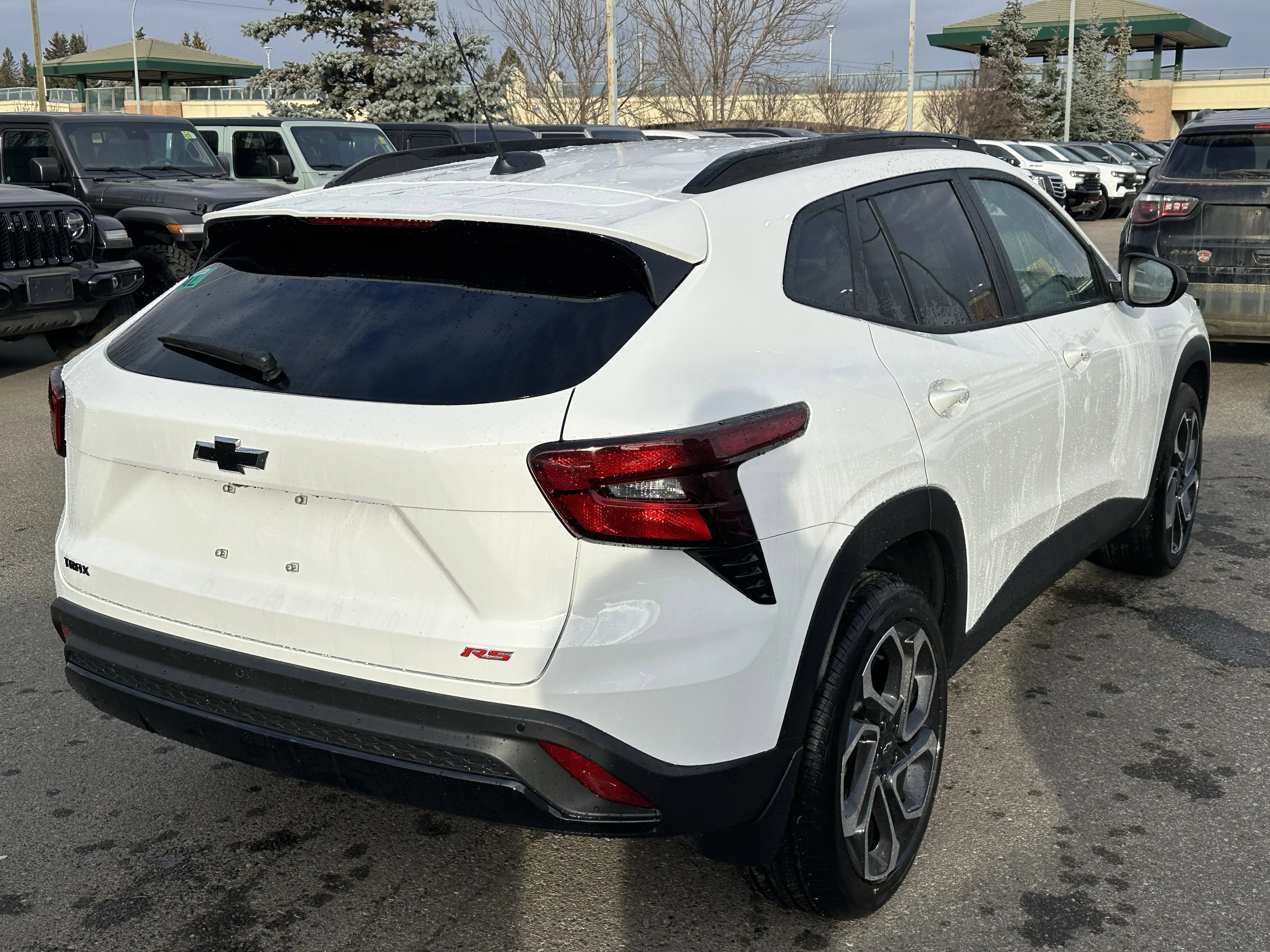 New 2026 Summit White Chevrolet 2RS image 6