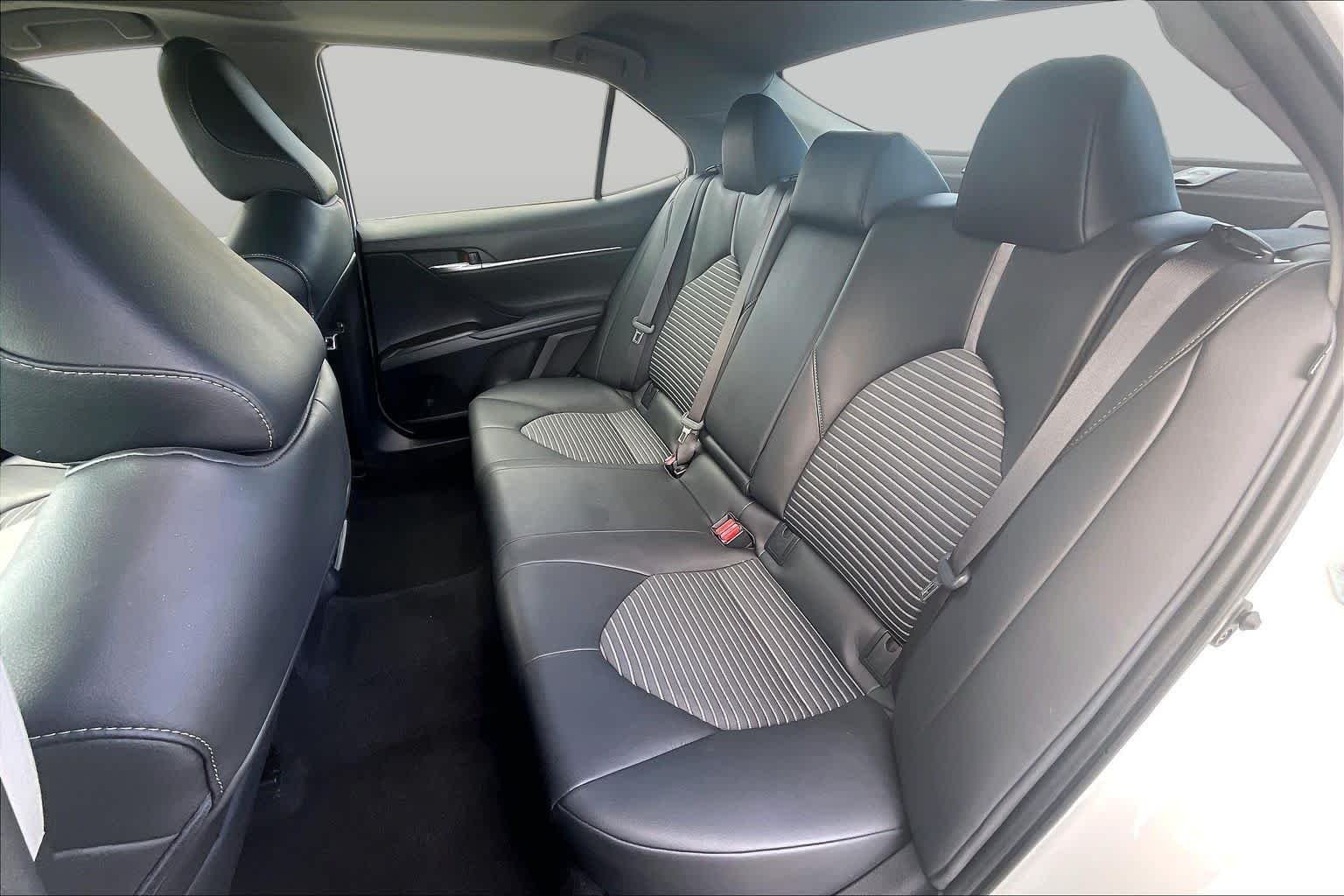 Used 2023 Ice Cap Toyota SE image 19