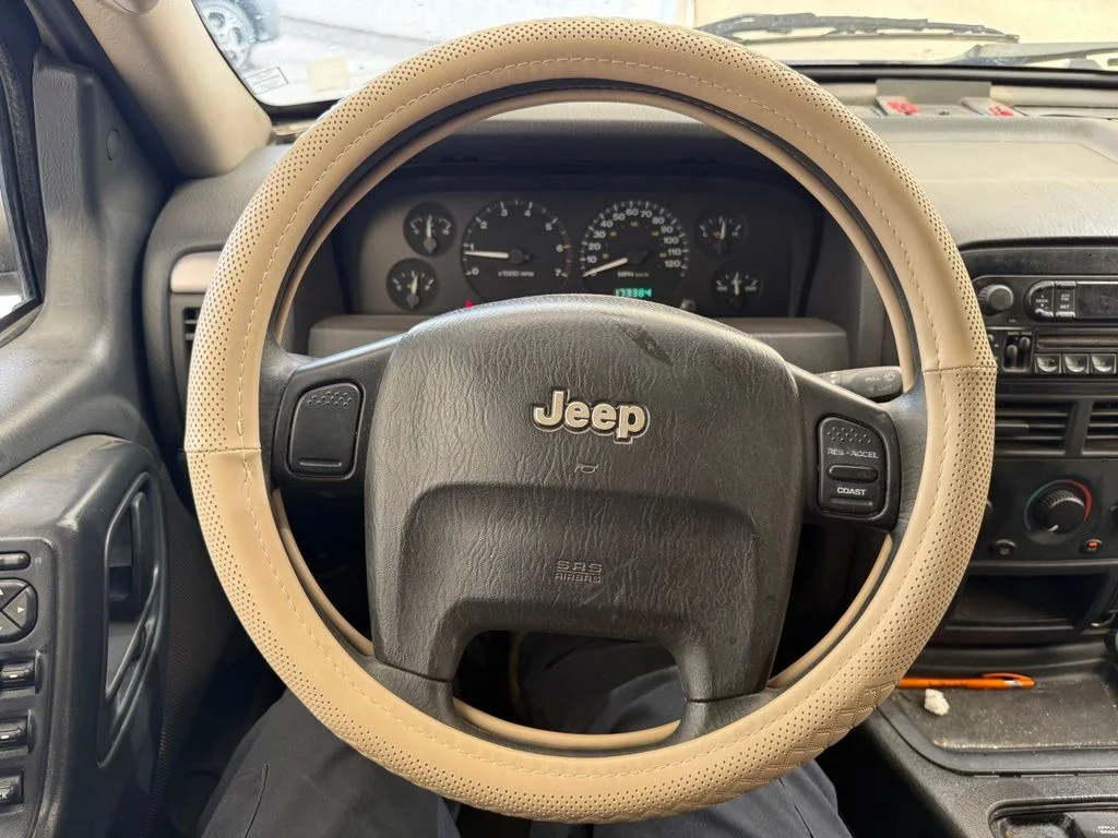 Used 2004 Stone White Jeep Laredo image 18