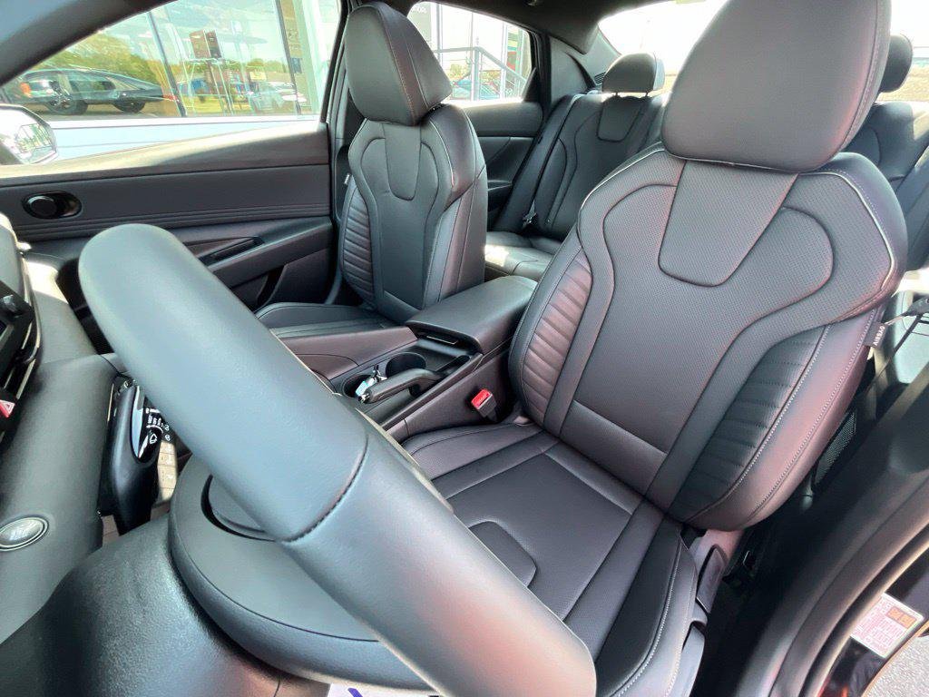 New 2026 Black Hyundai SEL Sport Plus image 11