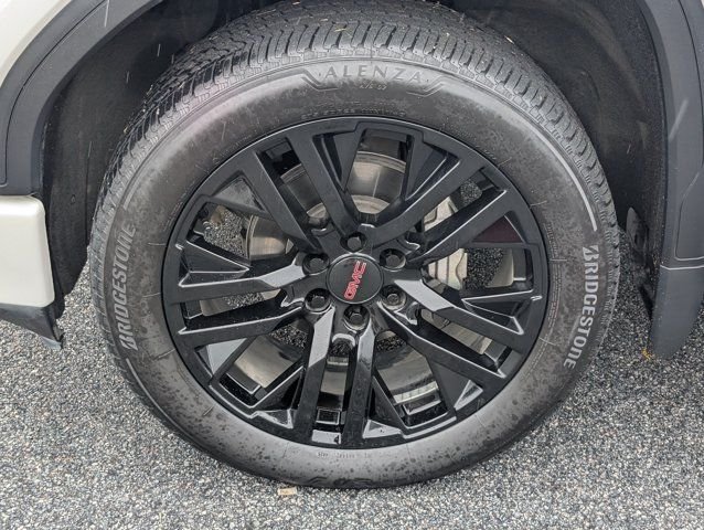 Used 2021 White GMC Denali image 12