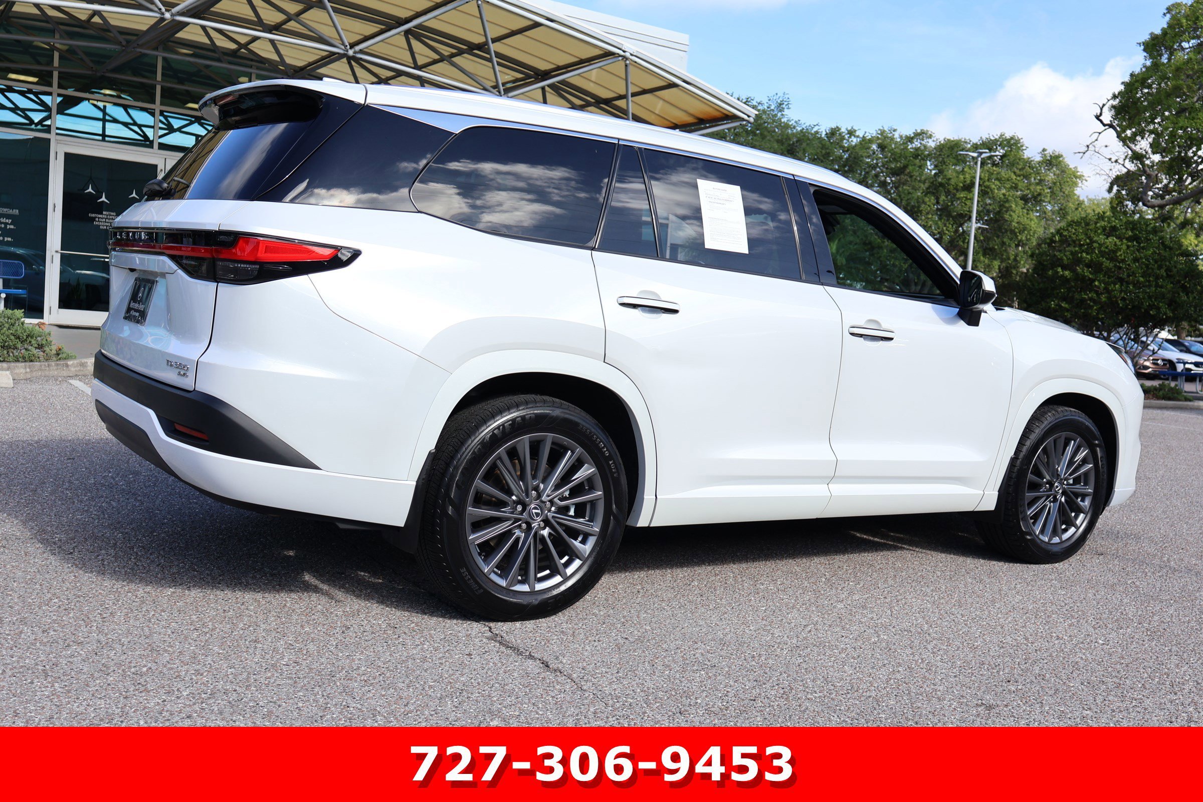 Used 2024 Wind Chill Pearl Lexus  image 9