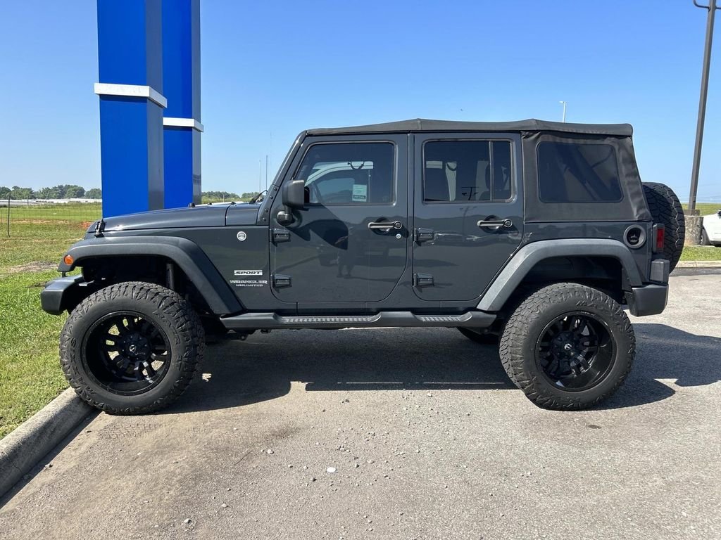 Used 2017 Rhino Clearcoat Jeep Unlimited Sport image 6