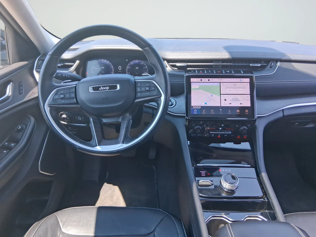 Used 2022 Gray Jeep Limited image 9