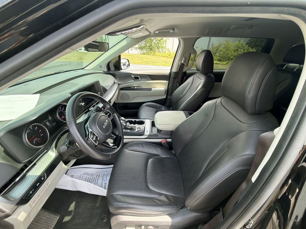 Used 2024 Black Kia LX image 10