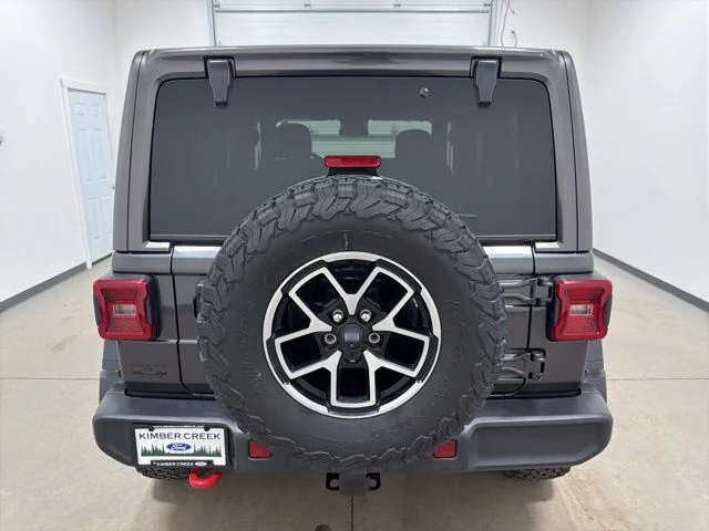 Used 2025 Granite Crystal Clearcoat Metallic Jeep Rubicon image 5