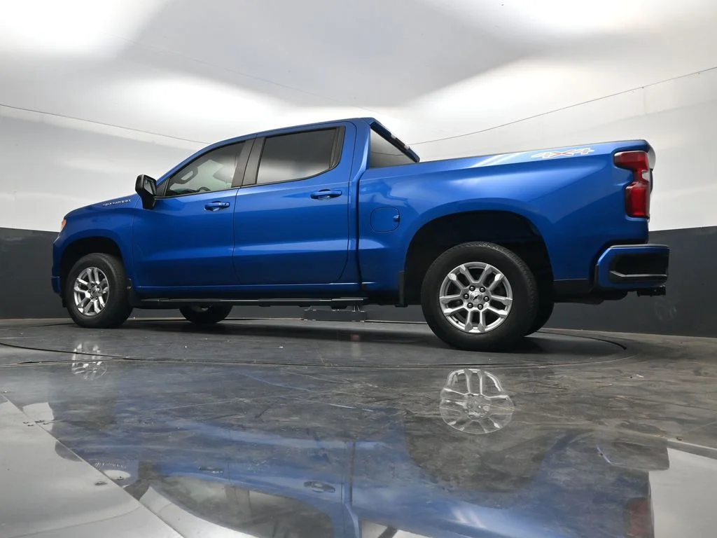 Used 2022 Blue Chevrolet RST image 38